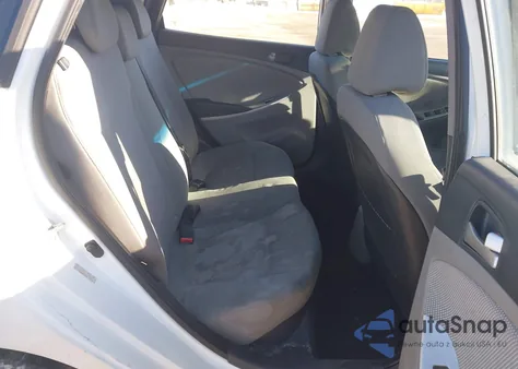 2013 Hyundai Accent Gs z USA, uszkodzony, nr VIN KMHCT5AE2DU116029